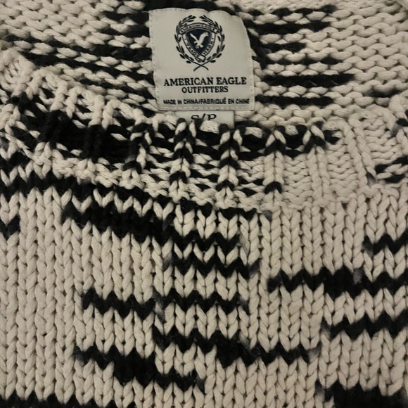 American Eagle Black and White Knit Sweater - Picture 2 of 3
